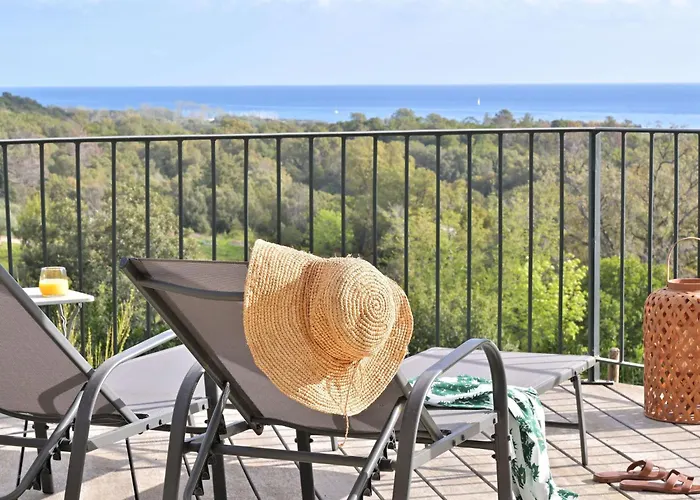 Belle Vue- Direkt Am Meer- 1-2 Haustiere Erlaubt By Interhome * Cervione